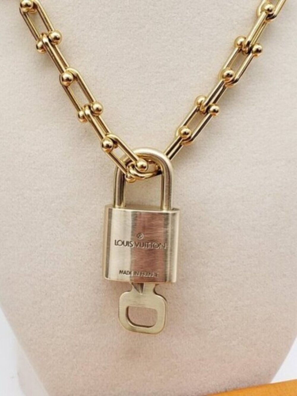 Authentic Louis Vuitton Gold Lock w/ Unbranded Horse Shoe Stainless Steel Chain - Picture 7 of 11